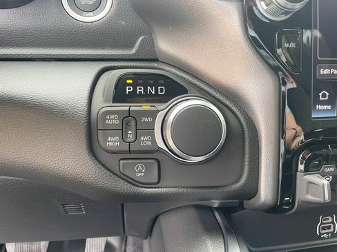 New 2026 RAM 1500 4x4 Crew Cab image 17