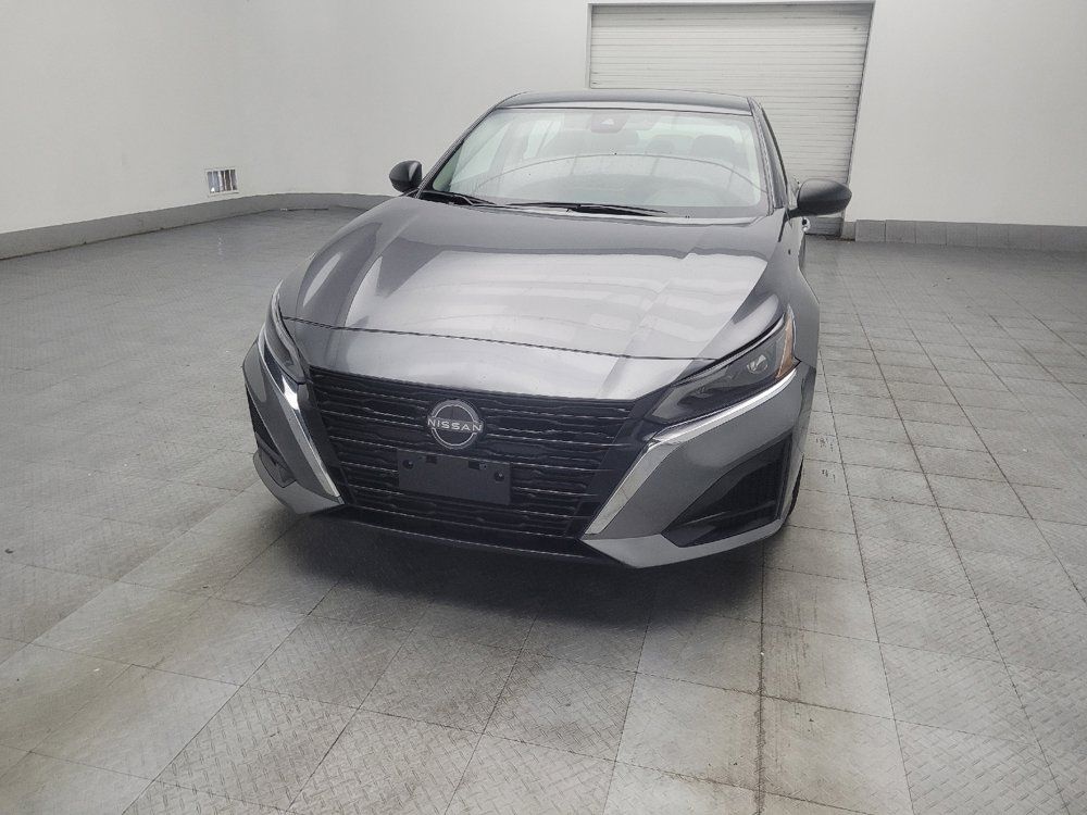 Used 2025 Nissan Altima 2.5 SV FWD image 15