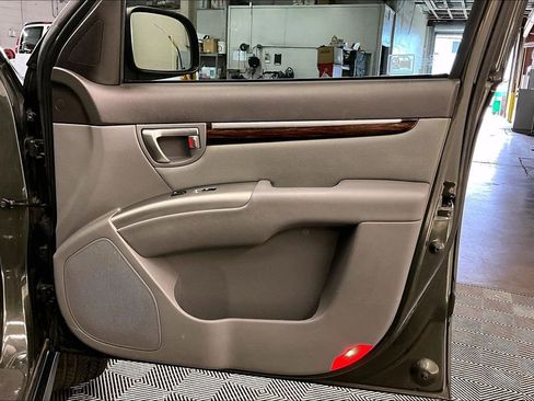 Used 2012 Hyundai Santa Fe GLS image 25