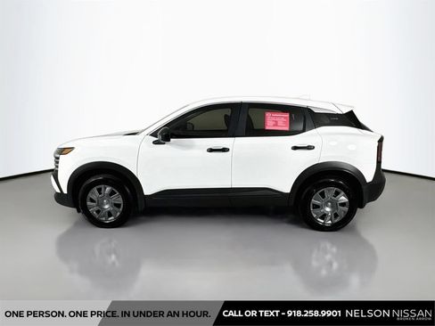 Used 2025 Nissan Kicks S AWD/4WD image 8