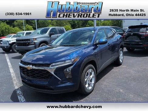 Used 2024 Chevrolet Trax LS w/ LS Convenience Package FWD image 1