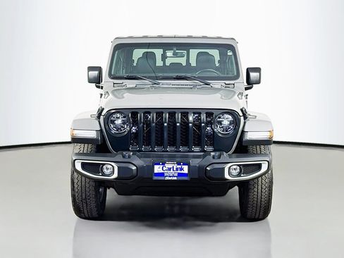 Used 2021 Jeep Gladiator Overland w/ Popular Equipment Package AWD/4WD image 2