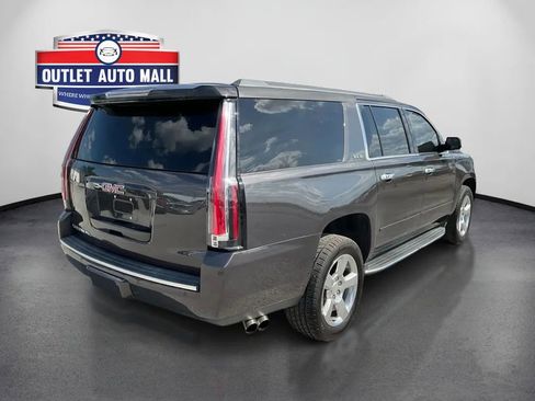 Used 2017 GMC Yukon XL SLE w/ Convenience Package RWD image 3