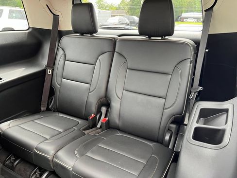 Used 2021 GMC Acadia Denali w/ Denali Technology Package FWD image 10