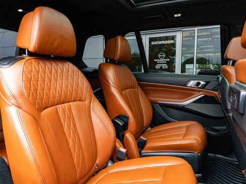 Used 2020 BMW X7 M50i w/ Dynamic Handling Package AWD/4WD image 27