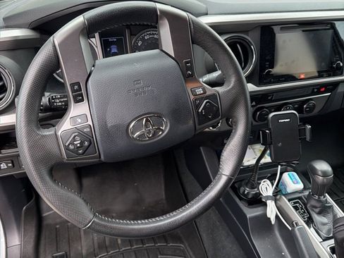 Used 2019 Toyota Tacoma Limited image 8