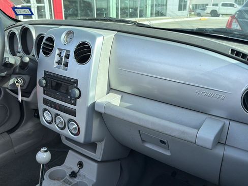 Used 2006 Chrysler PT Cruiser Touring FWD image 7