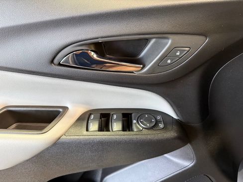 Used 2023 Chevrolet Equinox LS w/ LS Convenience Package FWD image 29