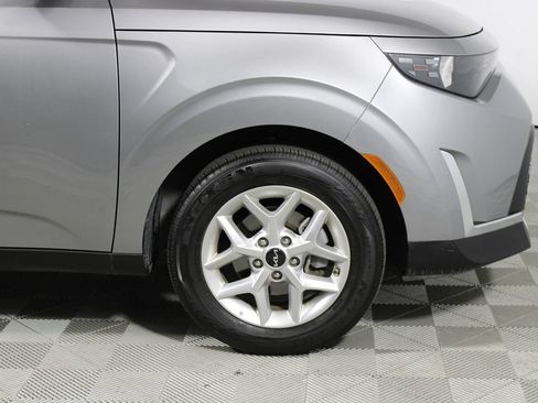 Used 2025 Kia Soul LX w/ LX Technology Package FWD image 28