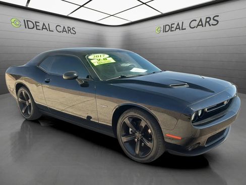 Used 2017 Dodge Challenger R/T RWD image 3