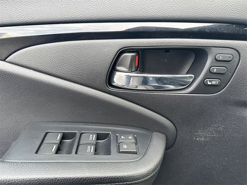 Certified 2022 Honda Pilot Touring image 19