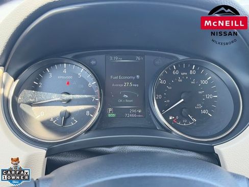 Used 2017 Nissan Rogue SV w/ SV Premium Package AWD/4WD image 24