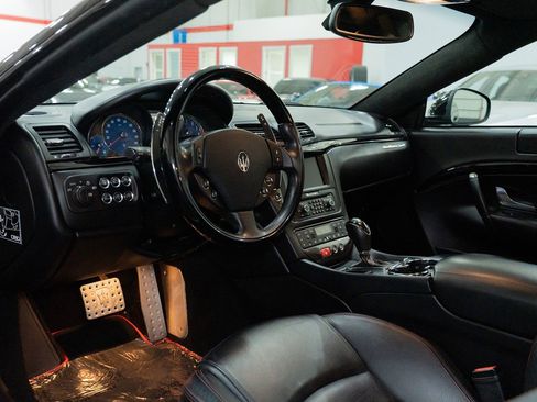 Used 2014 Maserati GranTurismo Sport RWD image 17