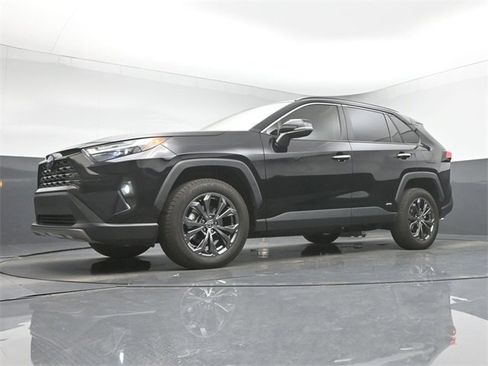 Used 2022 Toyota RAV4 Limited image 35