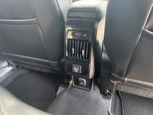 Used 2025 Jeep Compass Limited image 21