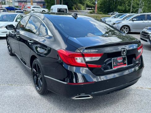 Used 2018 Honda Accord Touring image 5