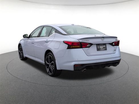 Used 2025 Nissan Altima 2.5 SR w/ SR Premium Package image 7