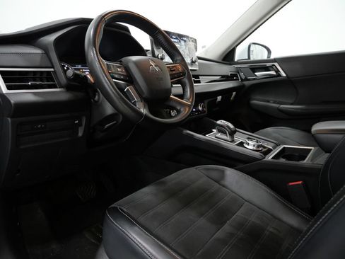 Used 2024 Mitsubishi Outlander SE AWD/4WD image 11