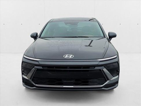 New 2025 Hyundai Sonata Limited image 5