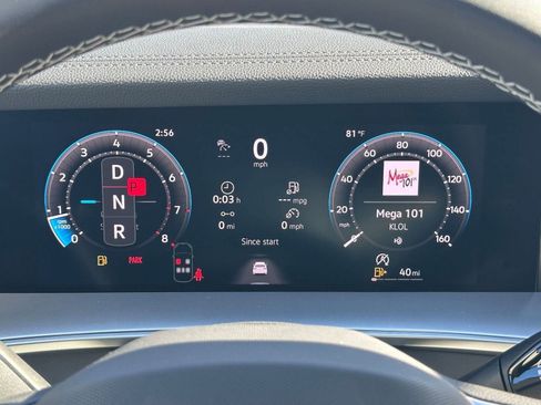 New 2026 Volkswagen Tiguan SE FWD image 16
