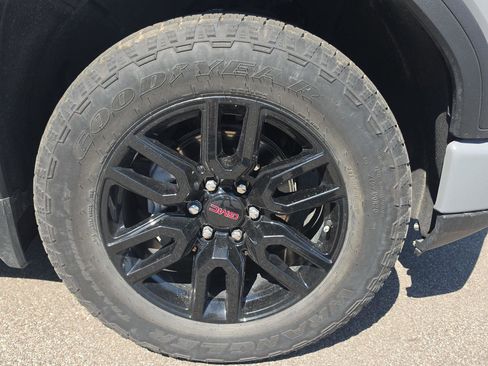 Used 2024 GMC Sierra 1500 Pro w/ Graphite Edition AWD/4WD image 14