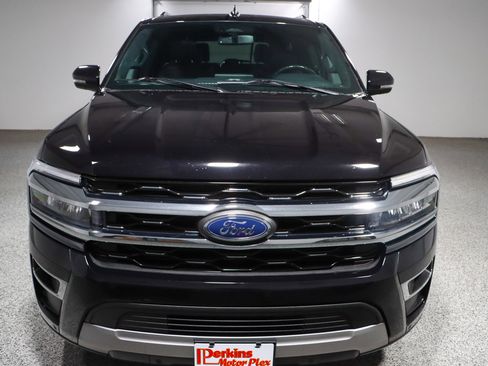 Used 2023 Ford Expedition Limited image 4