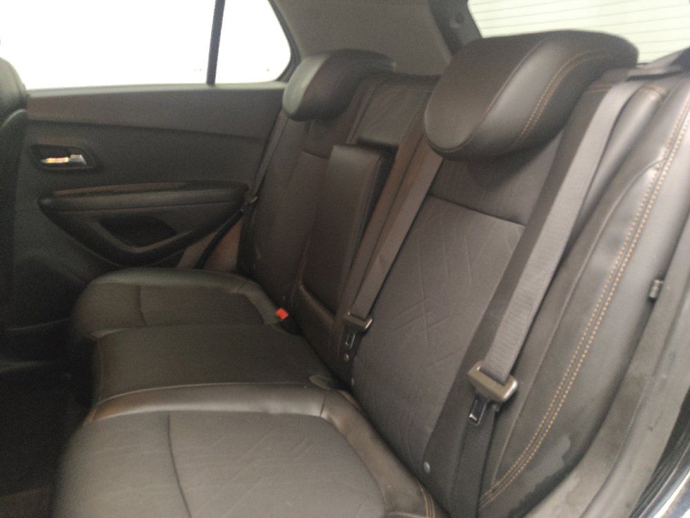 Used 2021 Chevrolet Trax LT w/ Driver Confidence Package FWD image 18
