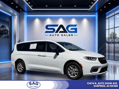 Used 2024 Chrysler Pacifica Touring-L