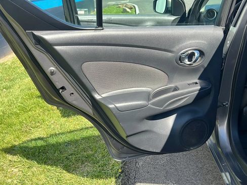 Used 2016 Nissan Versa SV FWD image 12