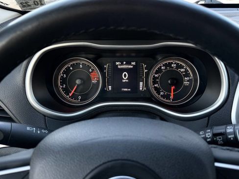 Used 2018 Jeep Cherokee Latitude Plus image 8