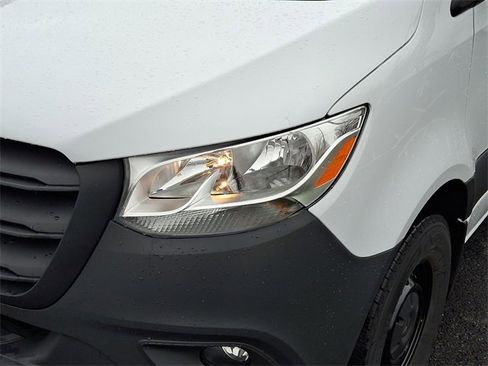 Used 2025 Mercedes-Benz Sprinter 2500 image 12