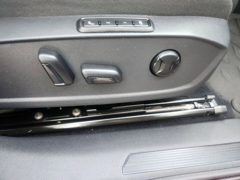 Used 2021 Volkswagen ID.4 Pro S w/ Gradient Package image 14