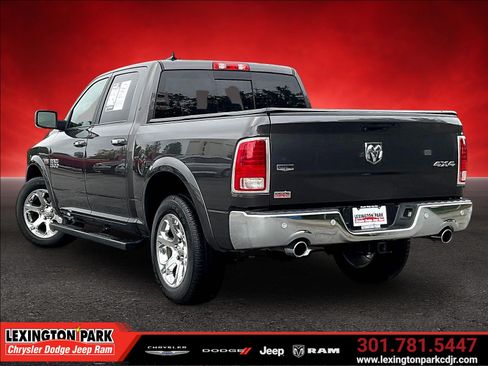Used 2018 RAM 1500 Laramie w/ Convenience Group AWD/4WD image 4