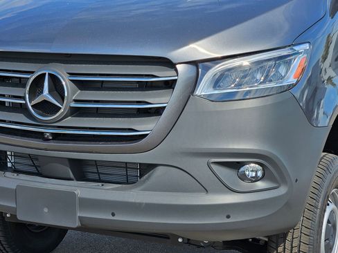 New 2025 Mercedes-Benz Sprinter 2500 image 9