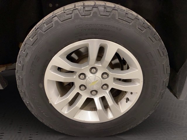 Used 2017 Chevrolet Suburban LT AWD/4WD image 39