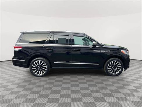 Used 2024 Lincoln Navigator Black Label AWD/4WD image 4