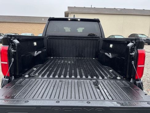 Used 2025 Toyota Tacoma TRD Off-Road image 30