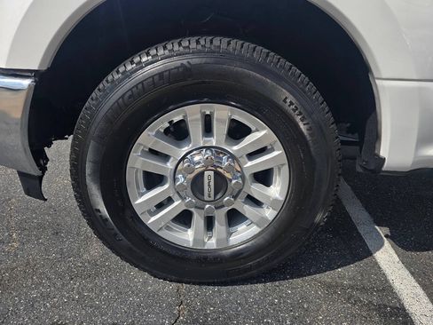 Used 2017 Ford F250 XLT w/ XLT Value Package RWD image 11