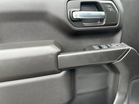 Used 2023 Chevrolet Silverado 1500 Custom image 11