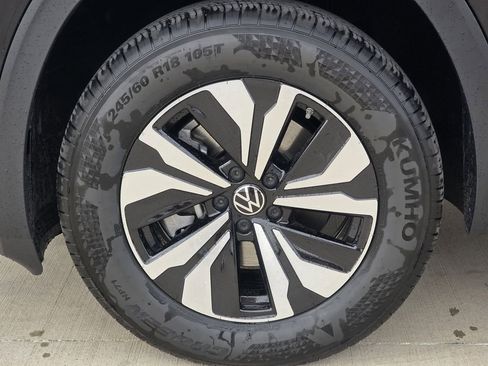 New 2026 Volkswagen Atlas SE FWD image 8