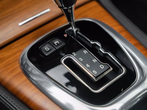 Used 2006 Jaguar XJ Vanden Plas Super V8 Portfolio RWD image 32