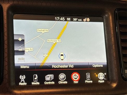 Used 2015 Dodge Challenger R/T Plus image 25