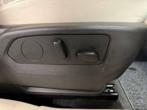 Used 2023 Buick Envision Avenir image 29