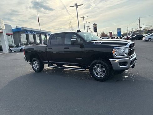 Used 2024 RAM 2500 Big Horn w/ Level 2 Equipment Group image 3