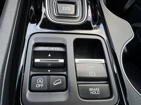 Used 2025 Honda Pilot EX-L image 32