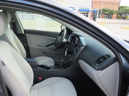 Used 2015 Kia Optima LX FWD image 16