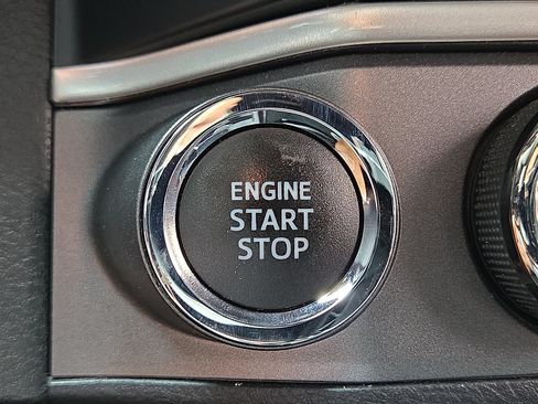 Used 2020 Toyota Tacoma TRD Off-Road w/ TRD Premium Off Road Package AWD/4WD image 20