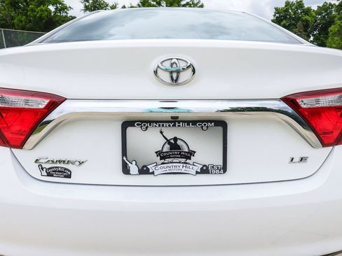 Used 2015 Toyota Camry LE FWD image 34