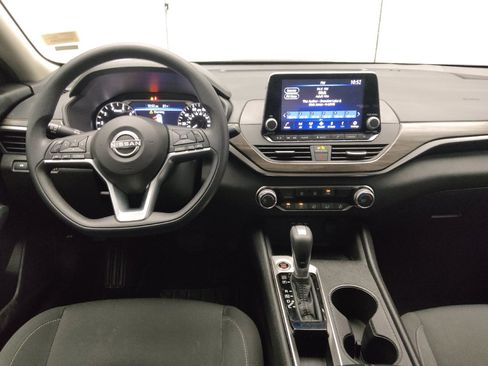 Used 2025 Nissan Altima 2.5 SV FWD image 22