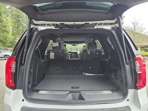 New 2026 GMC Yukon AT4 Ultimate AWD/4WD image 13